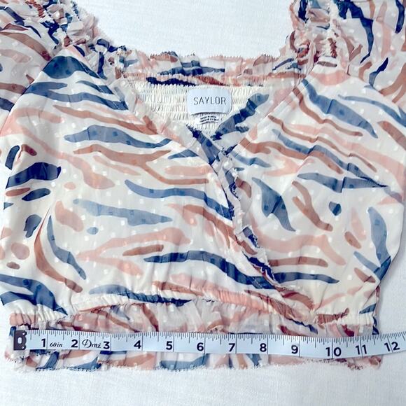 Saylor Teryn Smocked Printed Boho Puff Sleeve V Neck Crop Top Size S - Picture 7 of 10